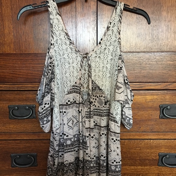 Top - Picture 2 of 3